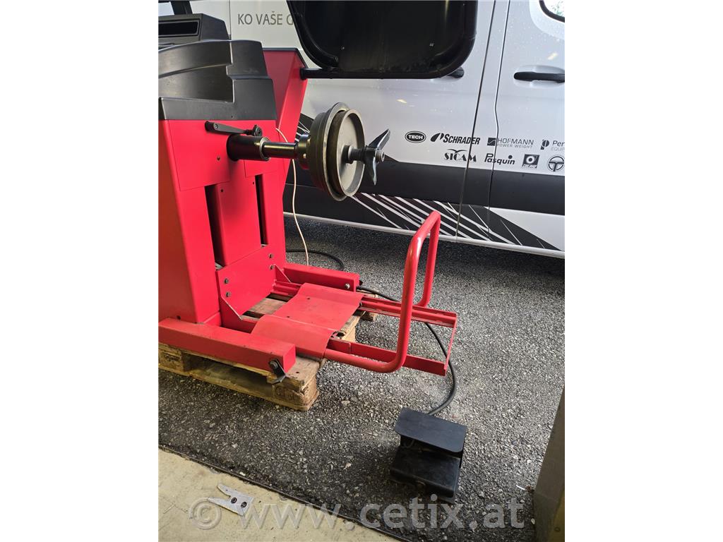 Tovorni centrirni stroj CEMB C212 - rabljen